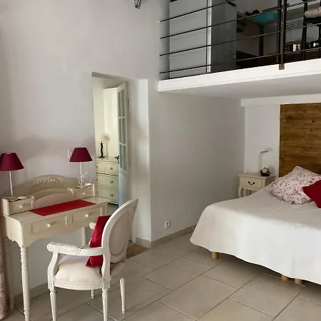 Mas Des Bomes Et Bed & Breakfast *