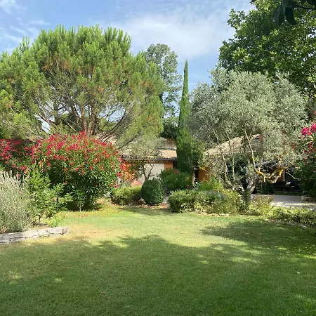 Mas Des Bomes Et Bed & Breakfast
